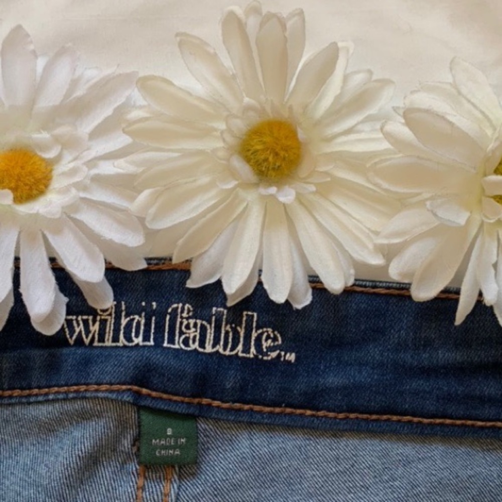 Cropped Ripped Target Denim - Picture 4 of 5